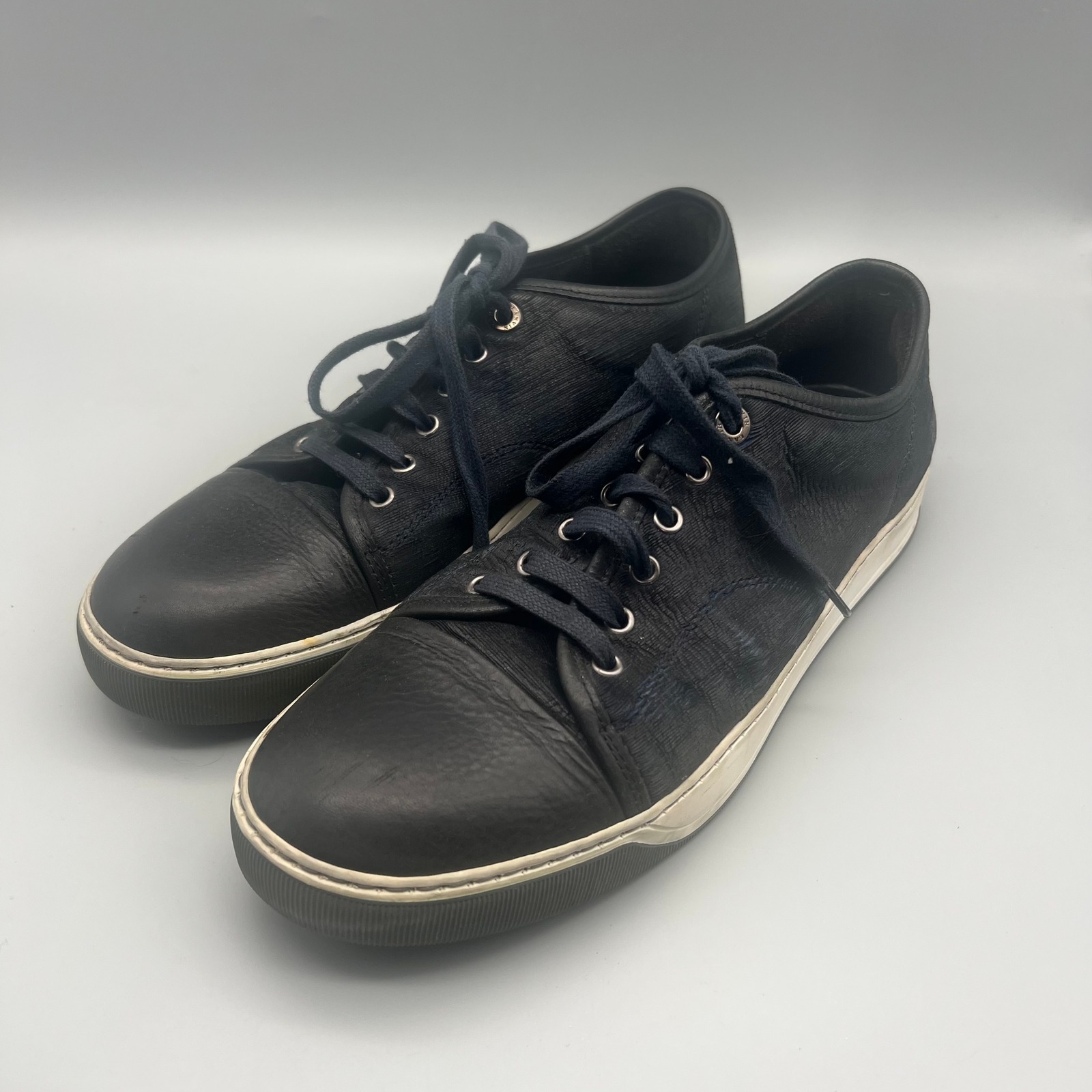 Lanvin Paris Low Top Sneakers Mens Black Leather Cap Toe Textured Euc